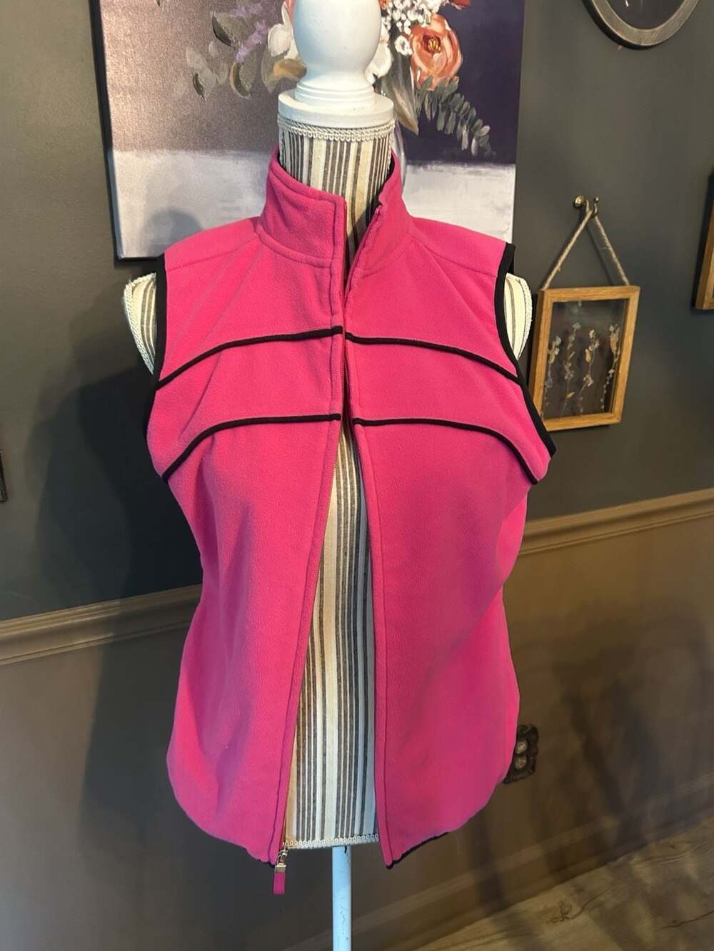 St. Aumont Fleece Vest Pink Black Trim